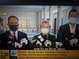 Choć od kilku miesięcy widać było, że zgody w ramach zjednoczonej prawicy nie ma, że przesilenie jest tylko kwestią czasu, to jednak moment, w którym do niego doszło był niespodzianką. Qtsy1dgkolfawm