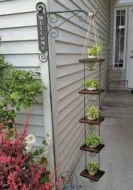 Diy Abgestufte Hangende Topfe Abgestufte Conseilsdejardinpourlesdebutantspetitsespaces D In 2020 Pflanzen Garten Pflanzideen