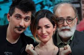 Per la radio ha condotto tantissimi show, dalle dirette del festival di sanremo, a la versione delle 2 su radio2. Il Programma Rai Non Andra Piu In Onda La Conduttrice Scoppia In Lacrime
