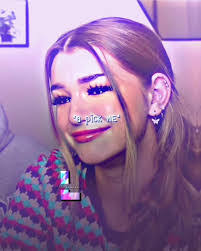 Stephanie Trimmer's Instagram, Twitter & Facebook