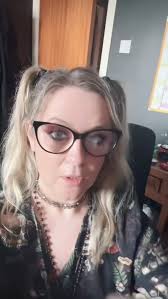 Yes!! Bands do need an EPK it’s so freaking handy to have and helps you as  a band out as well as promoters, press, festivals etc etc , Are you in a  band? Are you good? Let me know I’m always looking ...