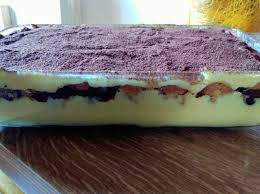 Montare gli albumi e aggiungere contemporaneamente l'altra metà dello zucchero a pioggia fino a che non. Tiramisu Senza Mascarpone E Panna Con Crema Pasticcera
