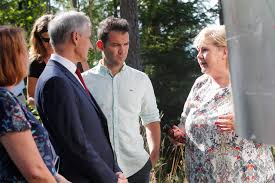 Støre ber solberg lytte til unge høyre. Atte Ar Og Ikke En Tanke Document