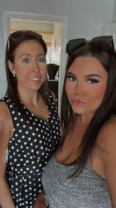 Mum fundraising to spend more time with kids after bowel cancer diagnosis