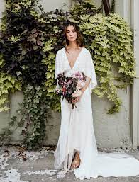 Brooklyn S Finest Modern Cool Autumnal Wedding Inspiration For The Hip Couple Green Wedding Shoes Bohemian Style Wedding Dresses Wedding Dress Styles November Wedding Dresses