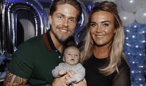 Vandaag, op de internationale dag van de weduwen, spraken we drie vrouwen die op jonge leeftijd hun partner. Andre Hazes Jr En Monique Een Mooi Stel Pause People