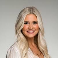 Kristen Lain's Instagram, Twitter & Facebook