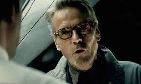 Batman v Superman Deserved Its Bad Reviews, Says Alfred Actor