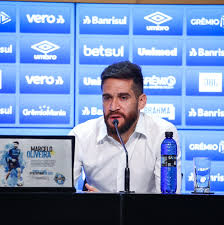 Check spelling or type a new query. Gremio Marcelo Oliveira Ganha Espaco Como Olhos De Renato Gaucho