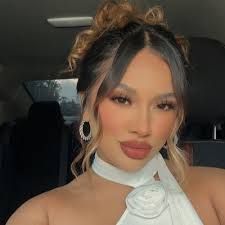 Erika Maravilla (@Maravilla5574)