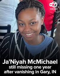 CHICAGO FIREFIGHTER 2016 CALENDAR: We're getting a look at a red hot  calendar and you can too! It's this year's #Chicago Firefighter and  Paramedic calendar which pays tribute to the men and