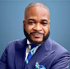 It's official . I am now a model/Influencer with Glitz Magazine. Please  check out my website and use my Promo Code « MKTR2025 » when you make a  purchase. Thank you for