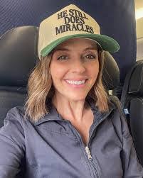 Jennifer Lilley's Instagram, Twitter & Facebook