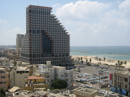 Tel aviv se stal hlavním městem nově vzniklého (1948) státu izrael. Izrael Tel Aviv Toranj Opera Mapio Net