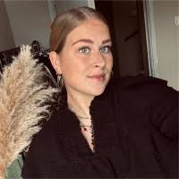 100+ "Liv Van" profiles