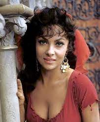 Rate this post scroll below to check gina lollobrigida net worth, age, salary, biography, height. Pin By Analia Ribeiro On Beauties Ladies In 2021 Gina Lollobrigida Classic Actresses Italian Actress