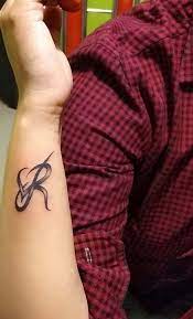 Photo m letter tattoo mehndi design r couples letter tattoo mehndi designs. Rangka Shirt View 23 Stylish V And R Letter Tattoo Designs