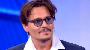 Ospiti della puntata carlo cracco, antonino cannavacciuolo e gerry scotti. Johnny Depp A C E Posta Per Te L Annuncio Fa Impazzire Le Fan La Repubblica