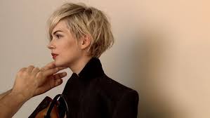 Michelle williams's short hairstyles and haircuts, as it stretches inches by inches, the hairstyle can change completely, with a bowl cut going for a. 15 Best Michelle Williams Haircut Ideas Michelle Williams Short Hair Styles Michelle Williams Hair