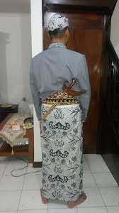 Pakaian adat/khas jawa barat suku sunda mempunyai pakaian adat/tradisional yang sangat terkenal, yaitu kebaya. File Pakaian Adat Jawa 2 Jpg Wikipedia