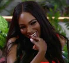 What scents do you pair with Burberry Goddess perfume?