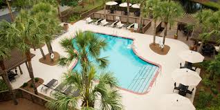 Hilton head island is a very pet friendly vacation destination. Pet Friendly Hotels In Hilton Head Sc Holiday Inn Express Hilton Head Island