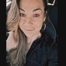 Dana Whidden's Instagram, Twitter & Facebook