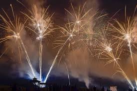 Le dj pat angeli animera la rfm night fever à partir de 20h et poursuivra après le feu d'artifice aux rythmes des chansons des grands artistes français et . Feu D Artifice Du 15 Aout 2021 Ou Et A Quelle Heure Le Point Ville Par