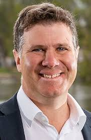 Justin Clancy's Instagram, Twitter & Facebook