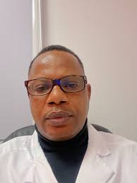 Clap de fin pour le Docteur Bernard DEPREZ Médecin installé à Longueville,  il était au service de la population environnante depuis 39 ans. Il avait  succédé alors au docteur Robert Guelton. C'est