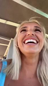 If u not vibin, how you survivin!💓🎶⛳️ #cartgirl #golf #golfers  #goodvibes-001-002