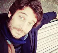 Lino guanciale (born 21 may 1979 in avezzano) is an italian actor. Chi E Lino Guanciale Biografia Eta Carriera Matrimonio Con Antonella Liuzzi E Curiosita