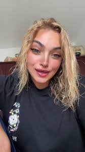 Samara Weaving and Daniel Radcliffe