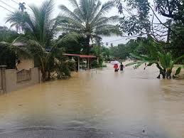 Jumlah korban jiwa akibat banjir dan longsor yang melanda jakarta, banten dan jawa barat bertambah menjadi 60 orang, dua orang masih. Banjir Di Hulu Terengganu Makin Buruk Terengganu 11