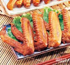松村煙燻滷味鴨翅100元 限29日 12月2 5 8日晚上5點在新光三越站前店販售 food vegetables carrots