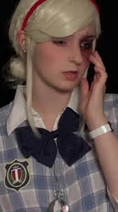 thinking of getting a new wig for her, I’m so over wrestling this one into  looking half decent :/ ||  #sherrybirkin#sherrybirkincosplay#residentevil#residentevilcosplay#residentevil2remake#residentevil...