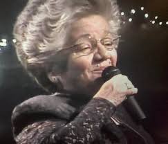 ΕΔΩ ΑΚΟΥΜΕ ΜΟΝΟ ΤΑ ΚΑΛΥΤΕΡΑ ΝΗΣΙΩΤΙΚΑ ΤΡΑΓΟΥΔΙΑ