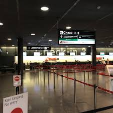 Para nadie es un secreto que uno de los países con una de las mejores economías , y por ende, pioneros en servicios es suiza, por ello, hoy te habalremos sobre la aerolinea swiss. Photos At Swiss Check In Counters