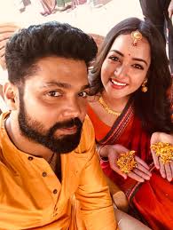 Rohit shetty family with parent, wife, son, brother rohit shetty lifestyle 2020, income, house, cars, wife, family, biography & net worth facebook. Rakshit Shetty On Twitter Those Big Deams Hidden Behind The Cutest Smile You Carry Has Always Made Me Wonder How High This Angel Is Going To Fly Some Day You Are A