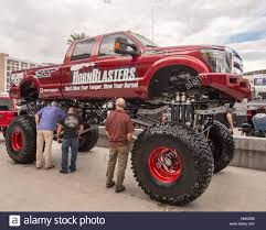 Drivers can choose among regular, crew cab, and super cab extended cab and between. Massgeschneiderte Lkw Ford F 350 Super Duty Lariat Bei Sema Stockfotografie Alamy