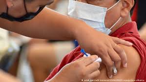 Nos envian este video de forma anónima de este #covidiota que no ha respetado ningún dia de la cuarentena. Coronavirus Hoy Las Americas Divididas Por Acceso A Las Vacunas El Mundo Dw 24 07 2021