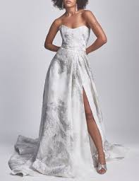 The cassia is the perfect piece for brides who'd like to feel fun. Preowned Alexandra Grecco Wedding Dresses