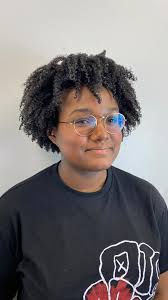 Teaching mature young queens about their beautiful curls and coils starts  when they are young. This is our first session together and I can’t wait to  see how our partnership blossoms! ✨🥰✨