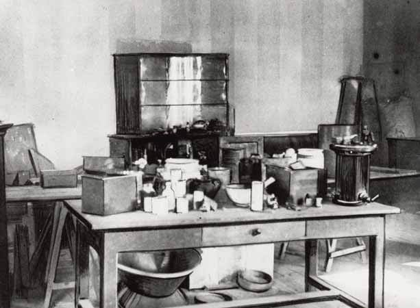 Il laboratorio di Villa Griffone, generata con l'AI