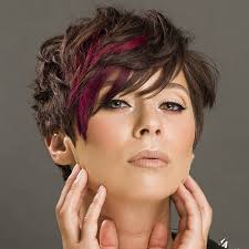 Wavy and curly hair are always most flattering on round chubby face woman. 70 Short Choppy Hairstyles For Any Taste Choppy Bob Layers Bangs
