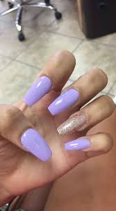 Give your matte black nails an artistic twist with the addition of white shapes painted on. Short Acrylic Nails Square Lavender Nagel Inspiration Lila Nagel Nagelideen