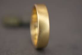 Bread Butter 18k Mens 5mm Gold Wedding Band 5mm 18k Etsy Mens Yellow Gold Wedding Bands Mens Gold Wedding Band Gold Wedding Band
