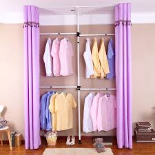 Cortinas para ocultar el interior de los armarios sin puertas. Las Ventajas De Los Armarios De Tela En Tu Hogar Decoora