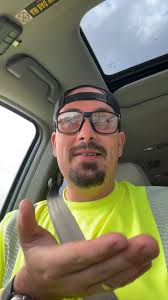 Tanning bed gets brand new bulbs. Watch till the end #burnt #tanningbe...