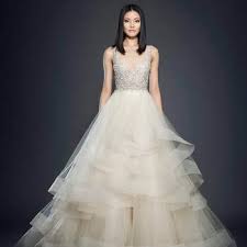 Ebay hochgeschlossenes hochzeitskleid mit rosen applikationen, es ist von der stange und wurde weder. Entdecken Sie Brautkleider Von Lazaro 2017 Opulent Romantisch Zauberhaft